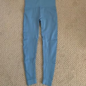 Madelyn Cline for SET Active Leggings